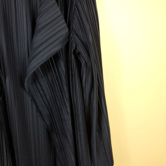 J.O.A Navy Pleated Velvet OPen Front Long Line Cardigan Size L - Picture 6 of 10